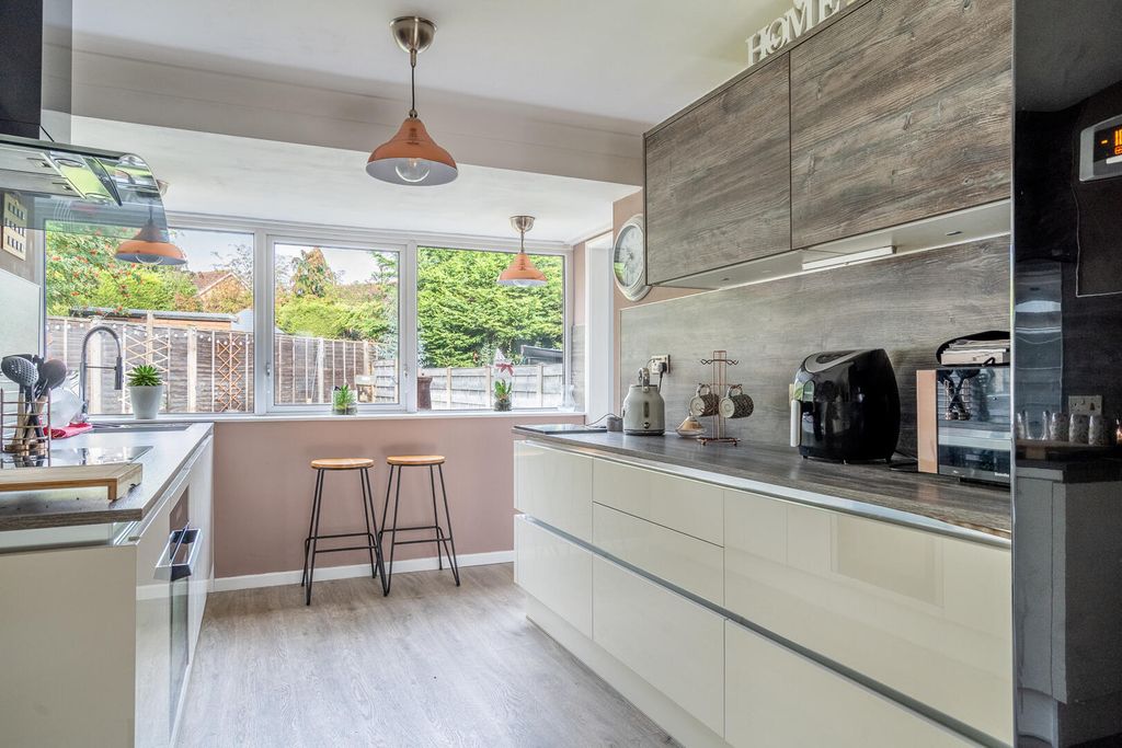 Property photo 3 of 14 Kitchen