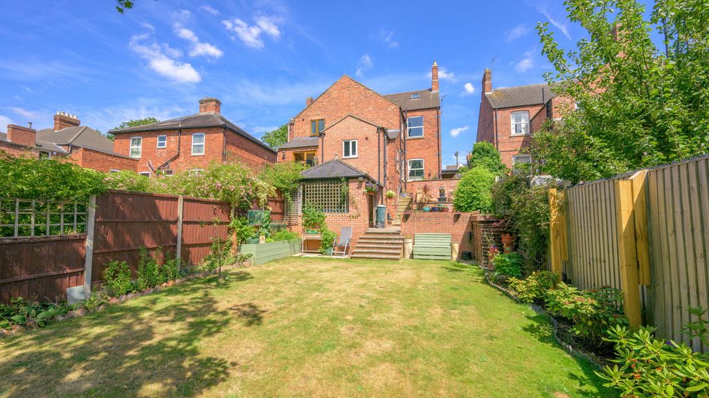 Property photo 2 of 30