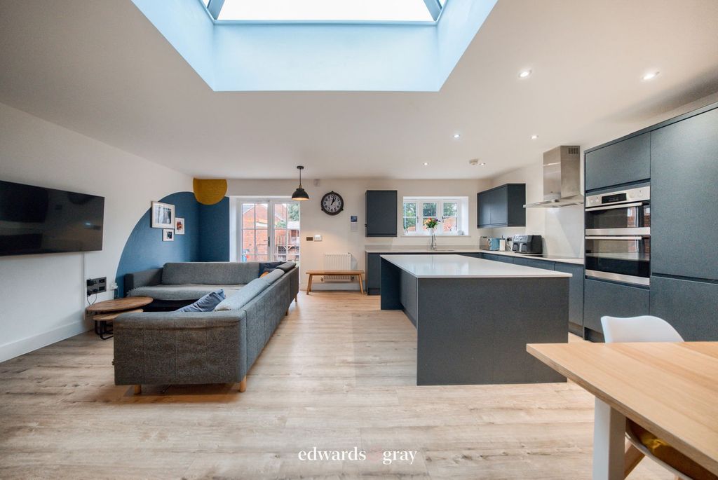 Property photo 1 of 25