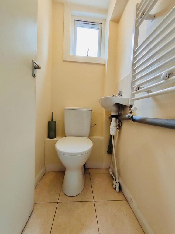 Property photo 3 of 9 Gallery