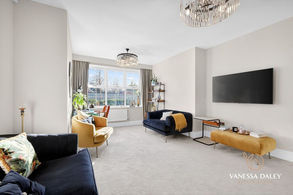 Property photo 3 of 46