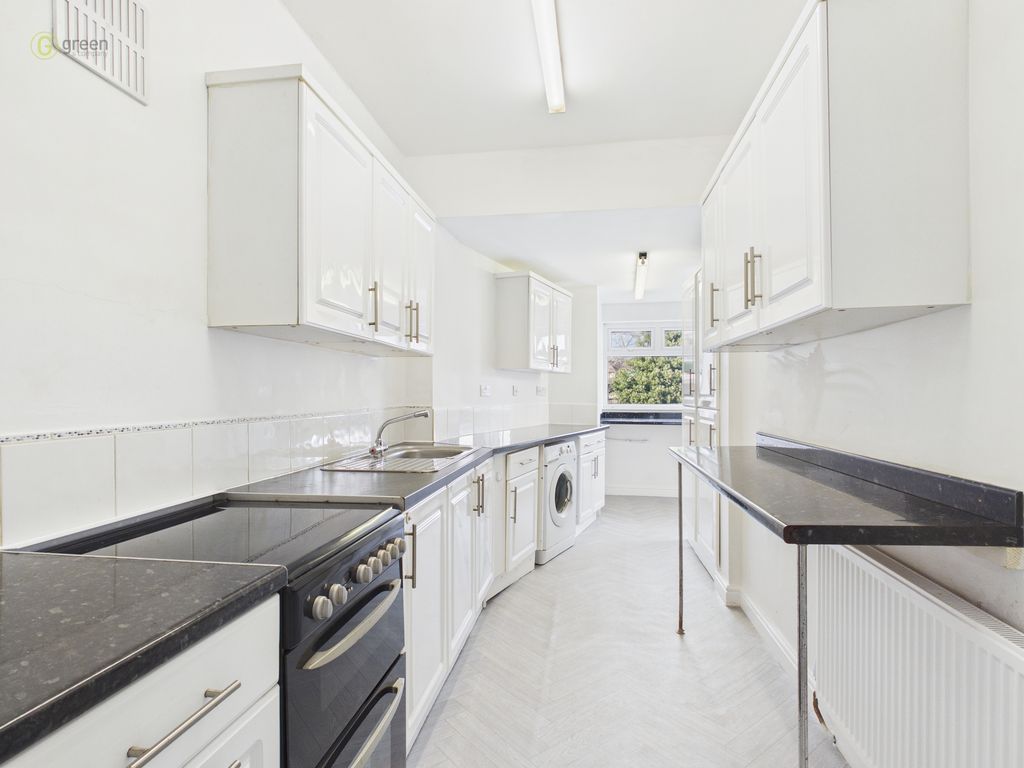 Property photo 3 of 34 Cam05591G0Pr0166Still023