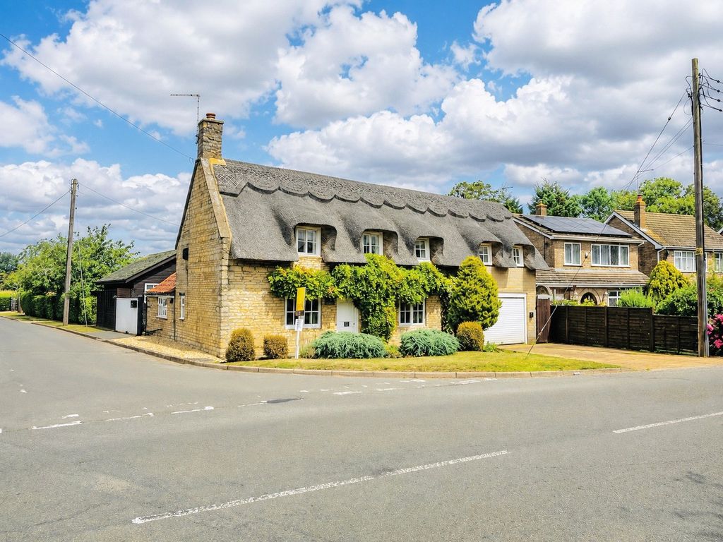 Property photo 2 of 19 Cherry Tree Cottage
