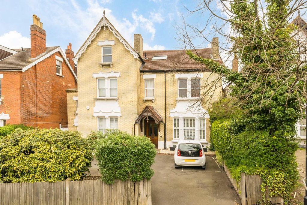 Property photo 1 of 8