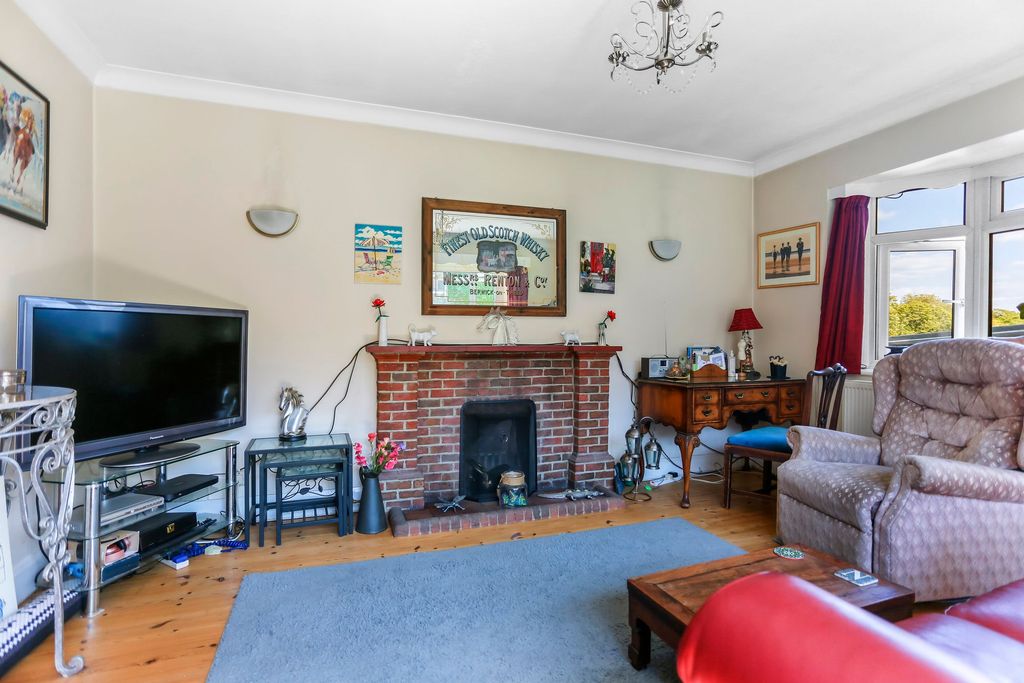 Property photo 2 of 25