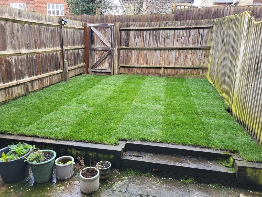 Property photo 3 of 12 Garden (B).Jpg