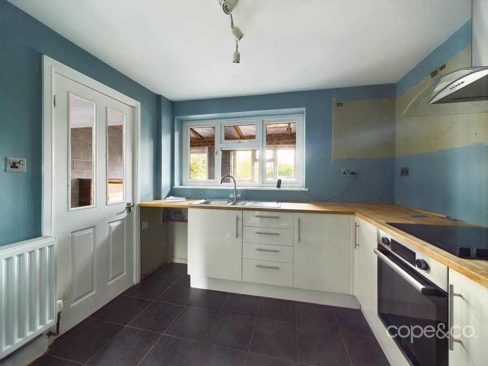 Property photo 2 of 12 3180695