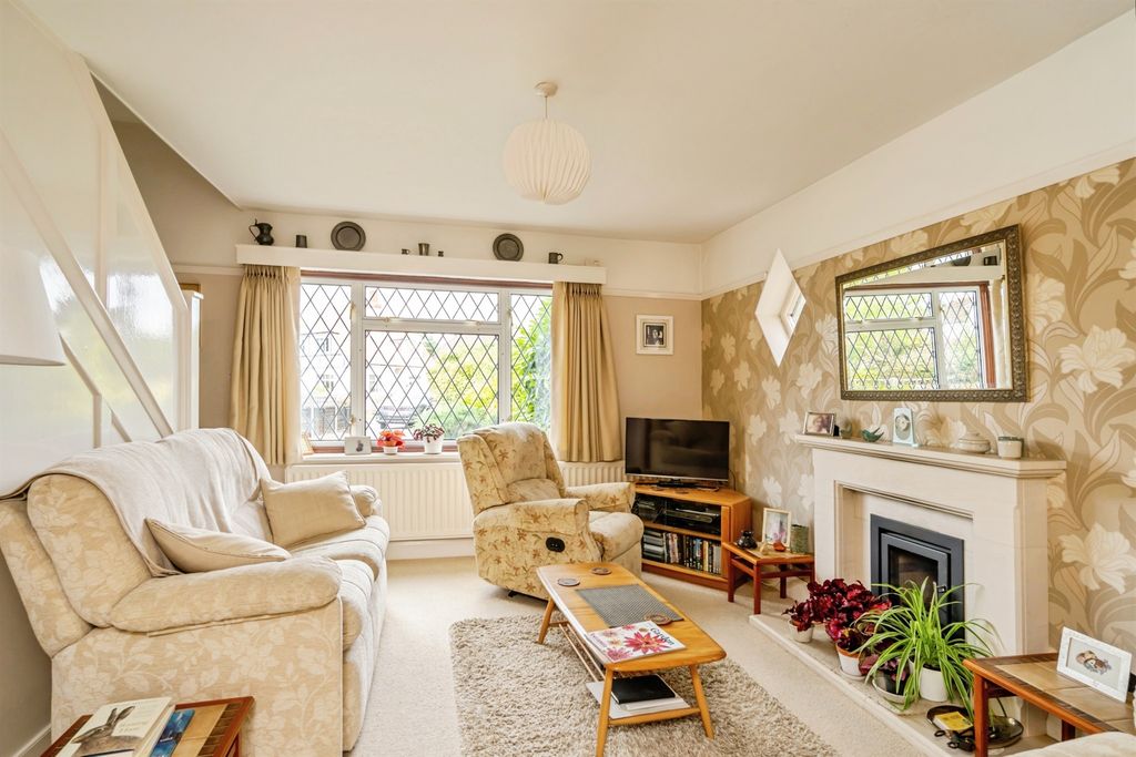 Property photo 2 of 17