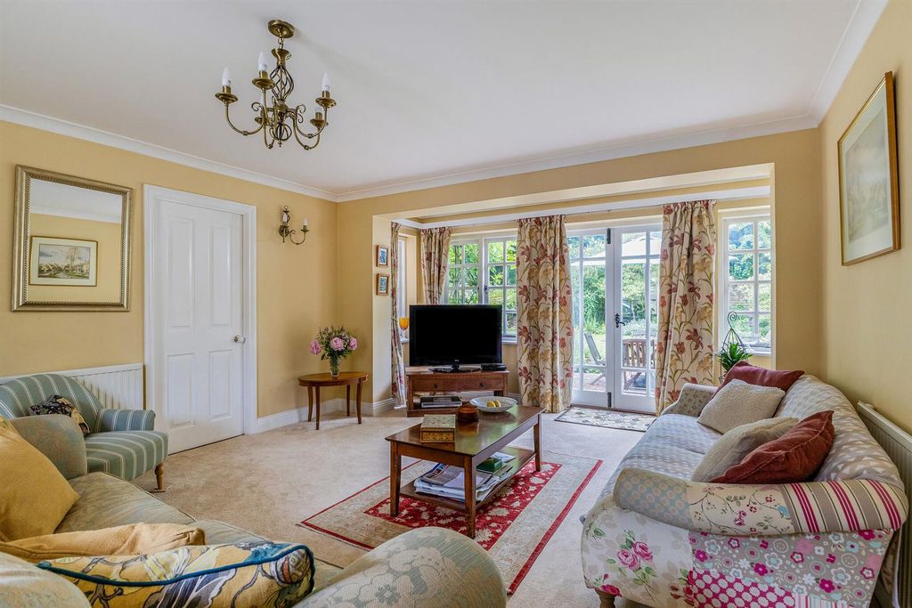 Property photo 3 of 16 Main House Sitting Room