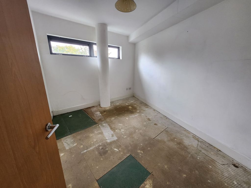 Property photo 3 of 6 Picture No. 05