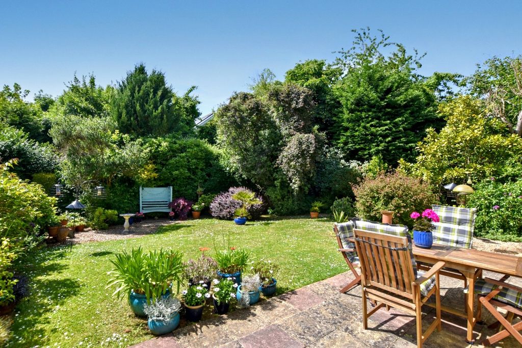 Property photo 3 of 19 Garden