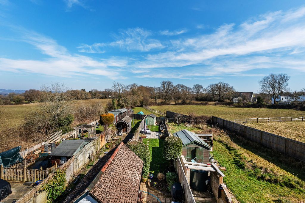 Property photo 2 of 34 3-Uckfield-Cottage-3