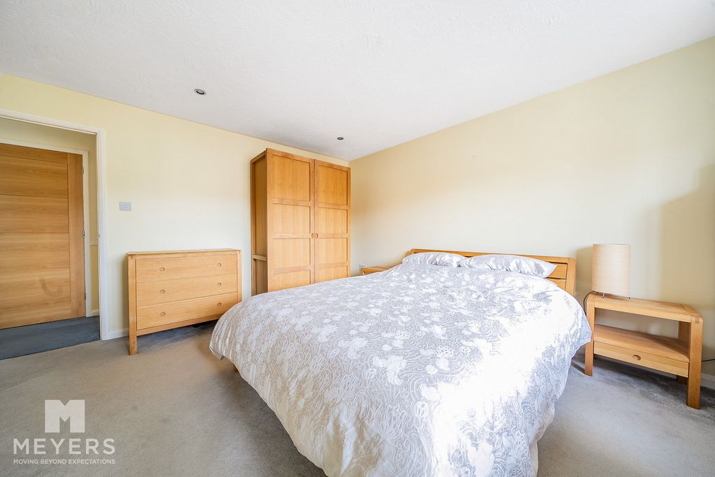 Property photo 3 of 21