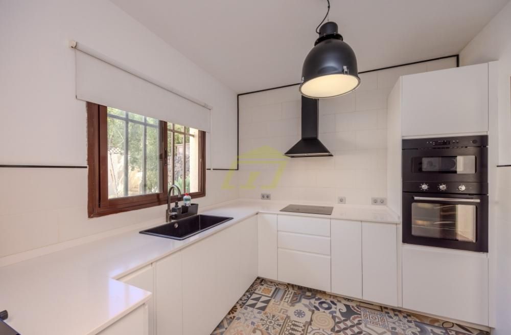 Property photo 3 of 25