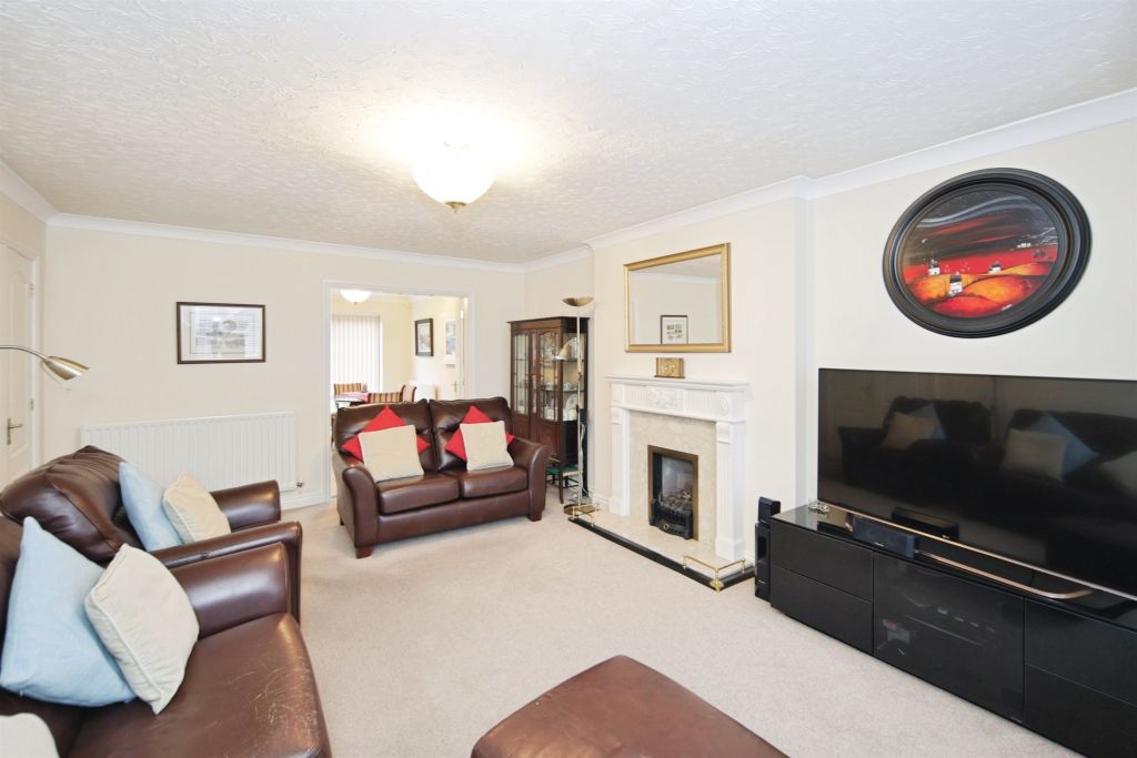 Property photo 2 of 21