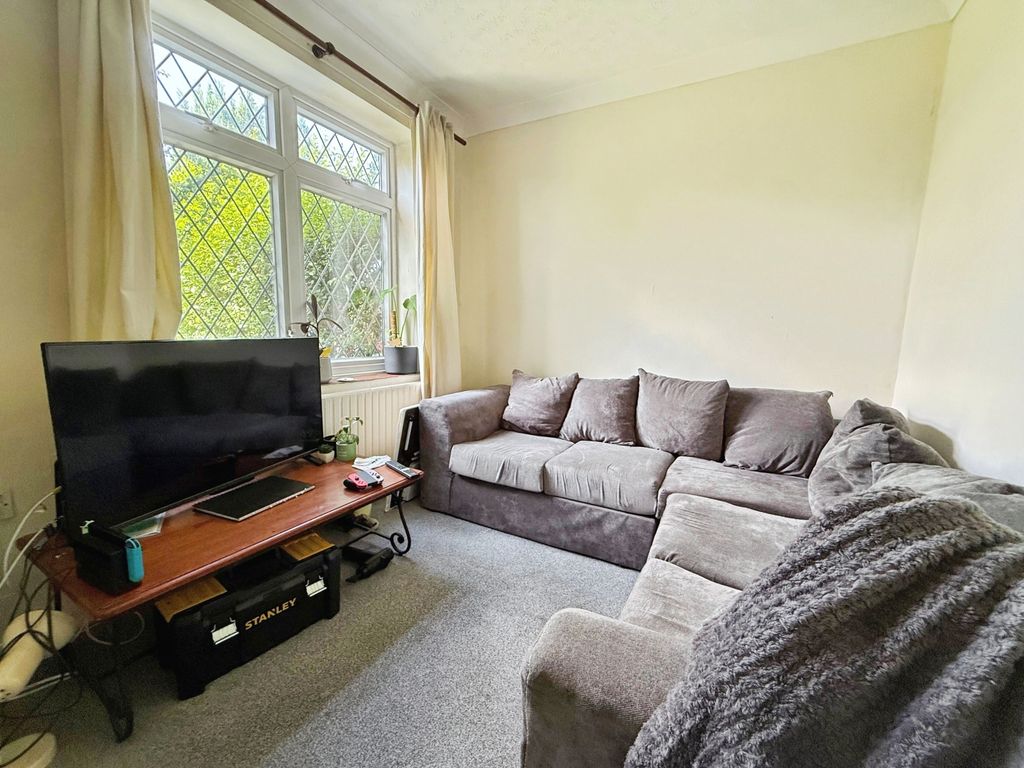 Property photo 2 of 11