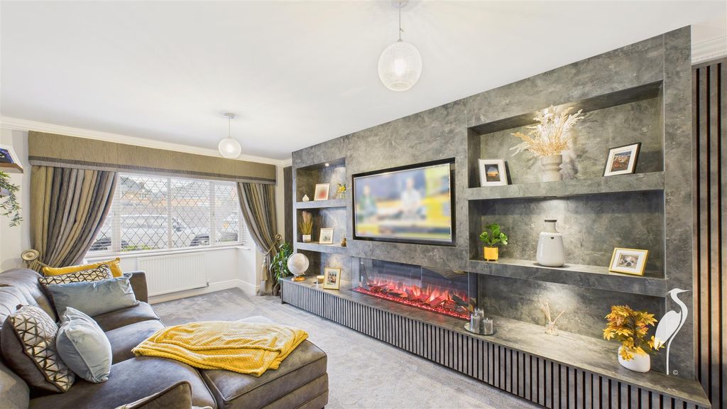 Property photo 2 of 46 Living Room