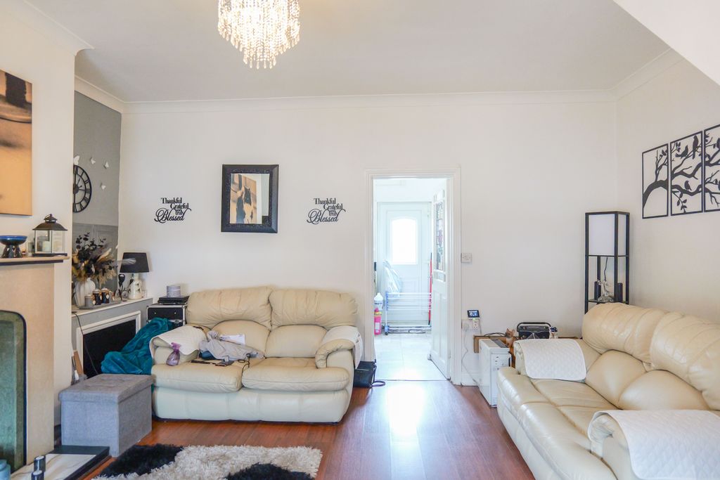 Property photo 2 of 18