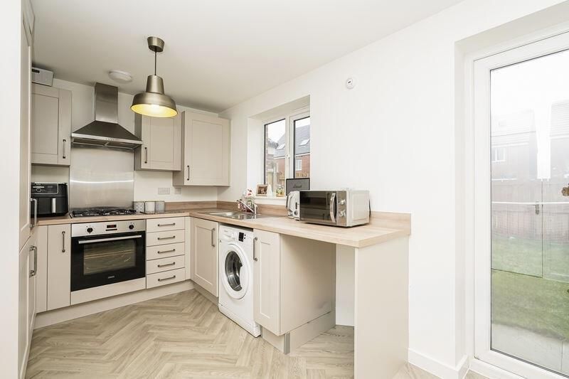 Property photo 3 of 5 Kitchen