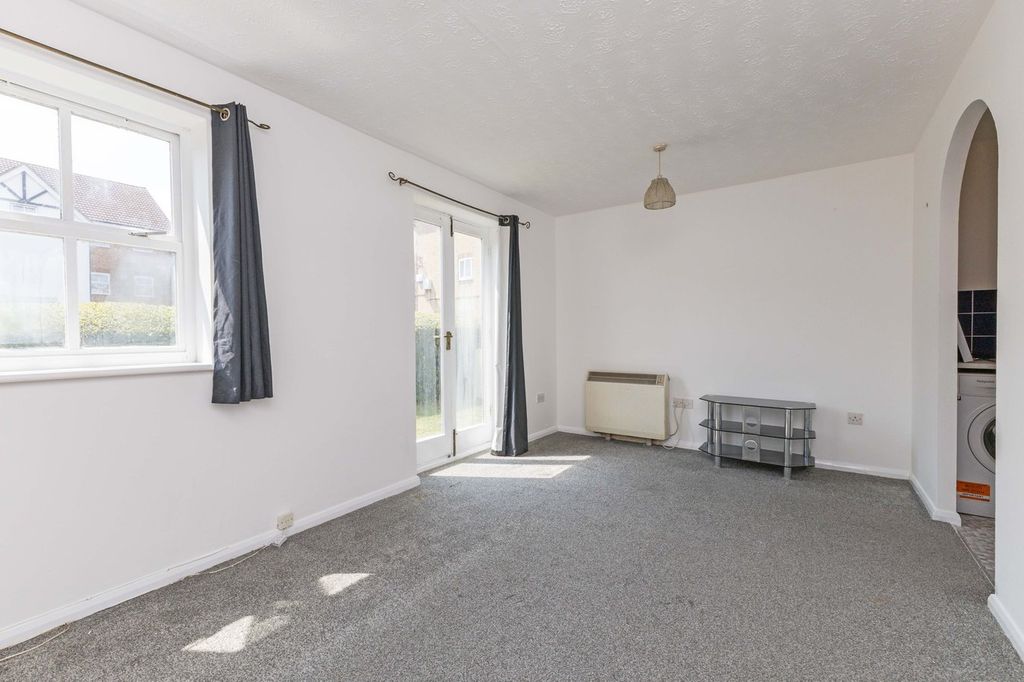 Property photo 3 of 12