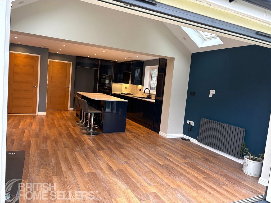 Property photo 3 of 24 Picture No. 31