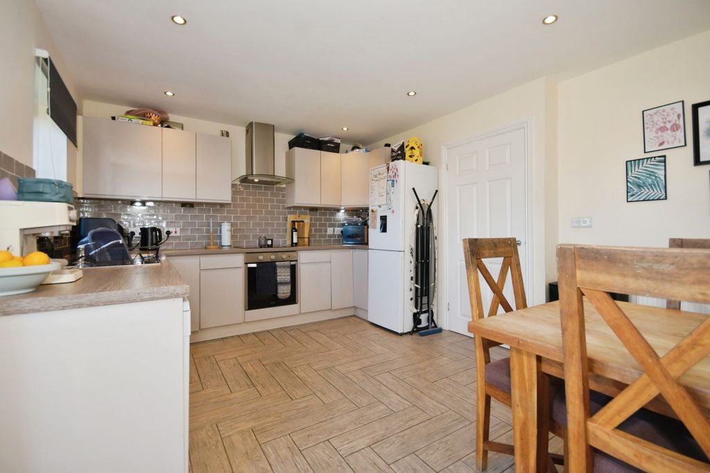 Property photo 2 of 16 Pbox-Img.Jpg