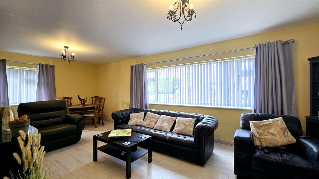 Property photo 3 of 17 Picture No. 01