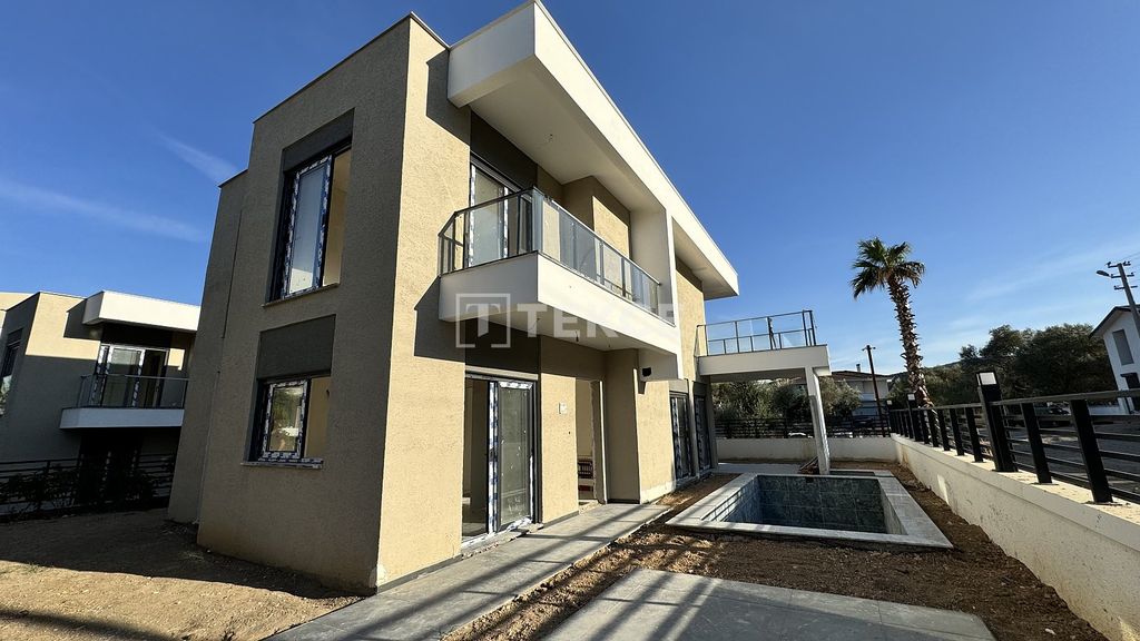 Property photo 2 of 38