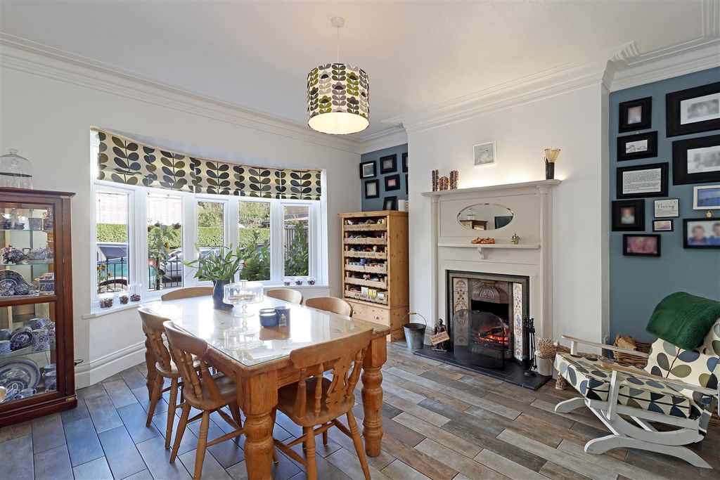 Property photo 3 of 12 Dining Room