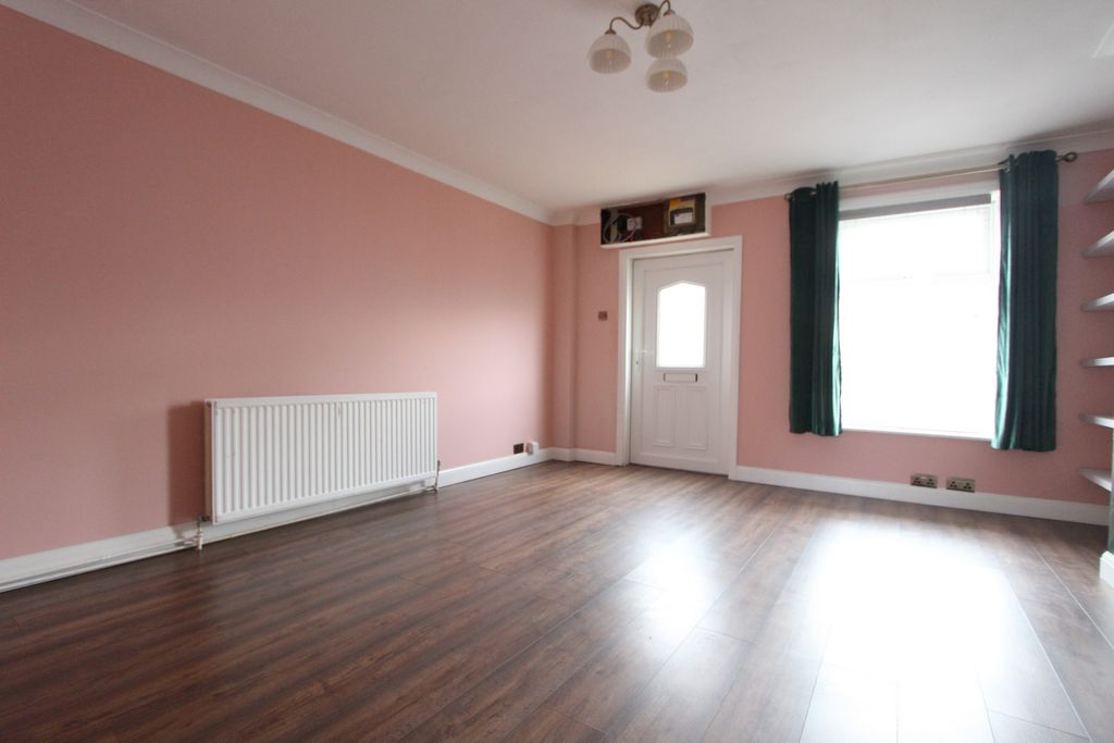Property photo 3 of 11 Photo 7