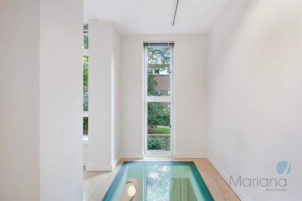 Property photo 3 of 31 Reception Room