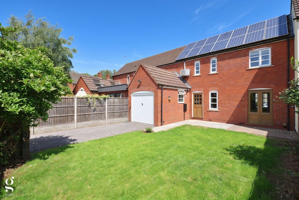 Property photo 2 of 33