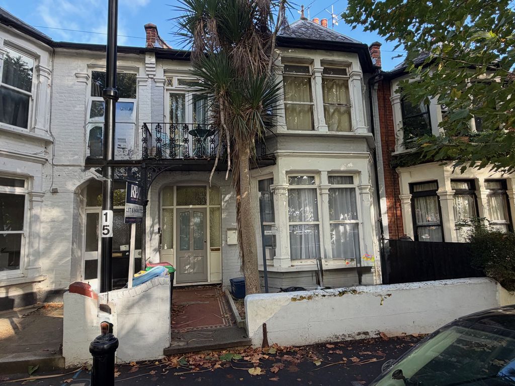 Property photo 1 of 6