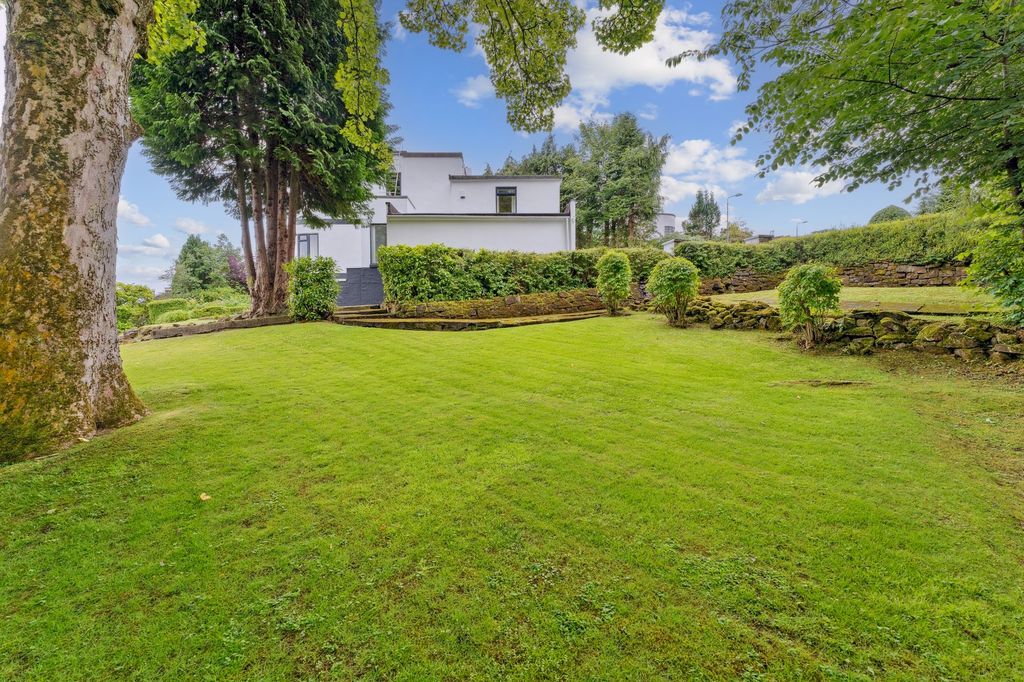 Property photo 3 of 52