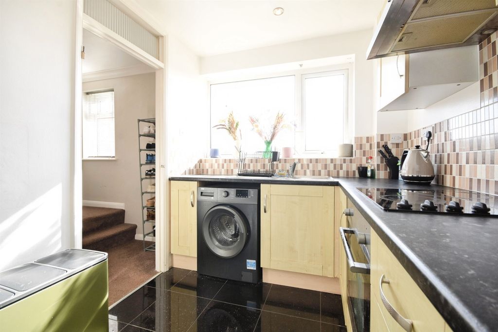 Property photo 3 of 14