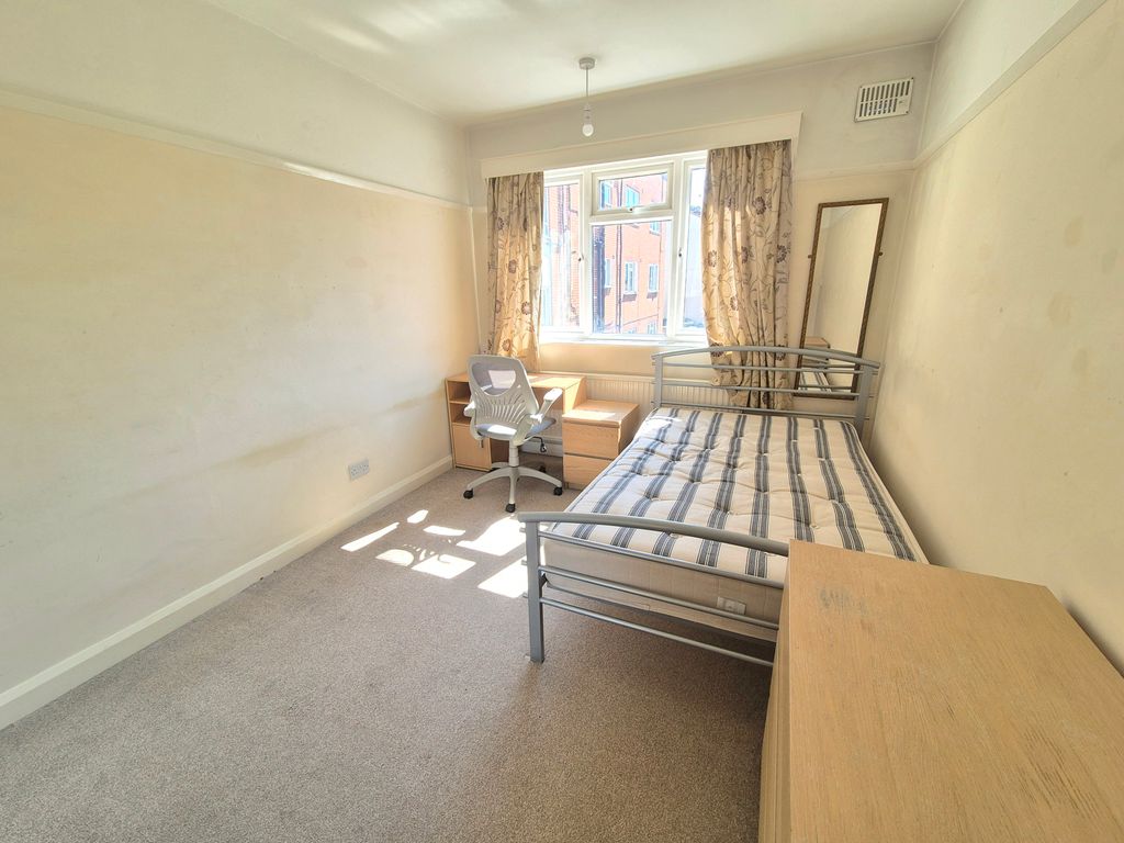 Property photo 3 of 13 Image