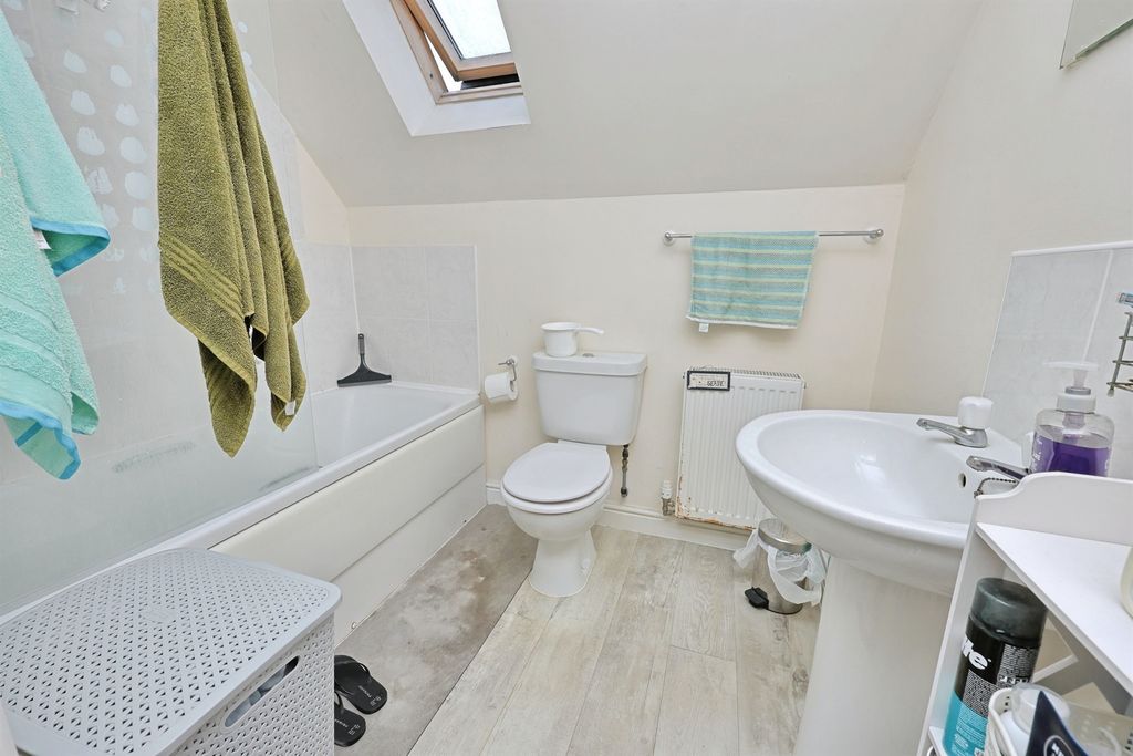 Property photo 3 of 11