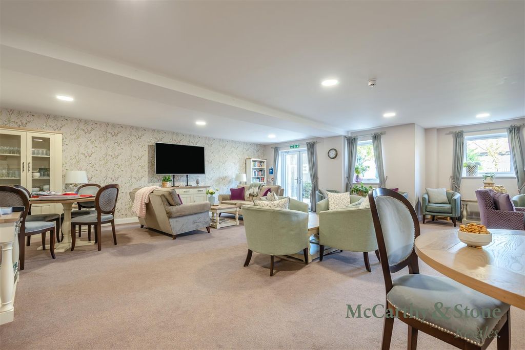 Property photo 2 of 29 8704110-Interior22.Jpg