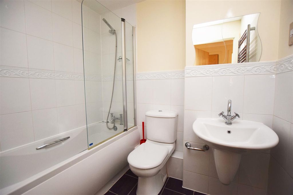 Property photo 3 of 4