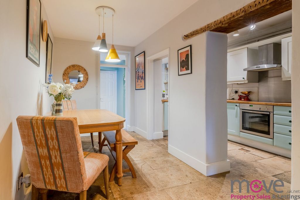 Property photo 3 of 12 Photo 11