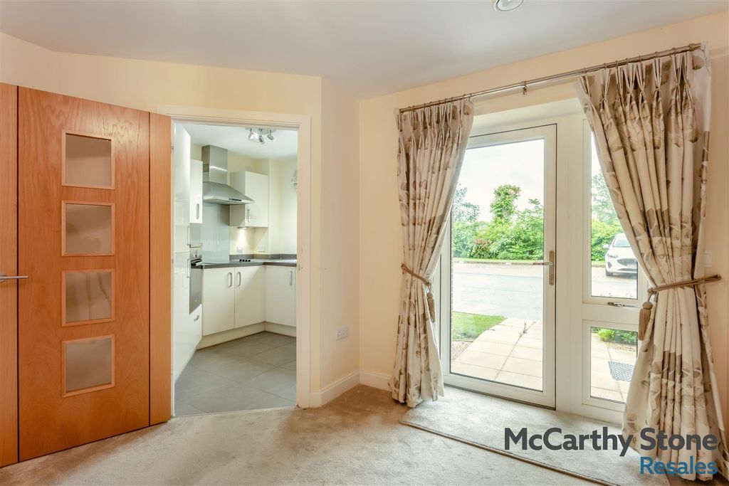Additional image 4 of 2 bed flat for saleBarleythorpe Road, Rutland LE15