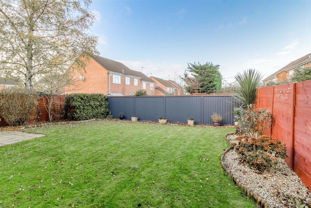 Property photo 2 of 18 Rear Garden