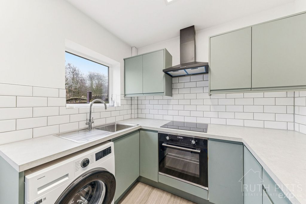 Property photo 3 of 25