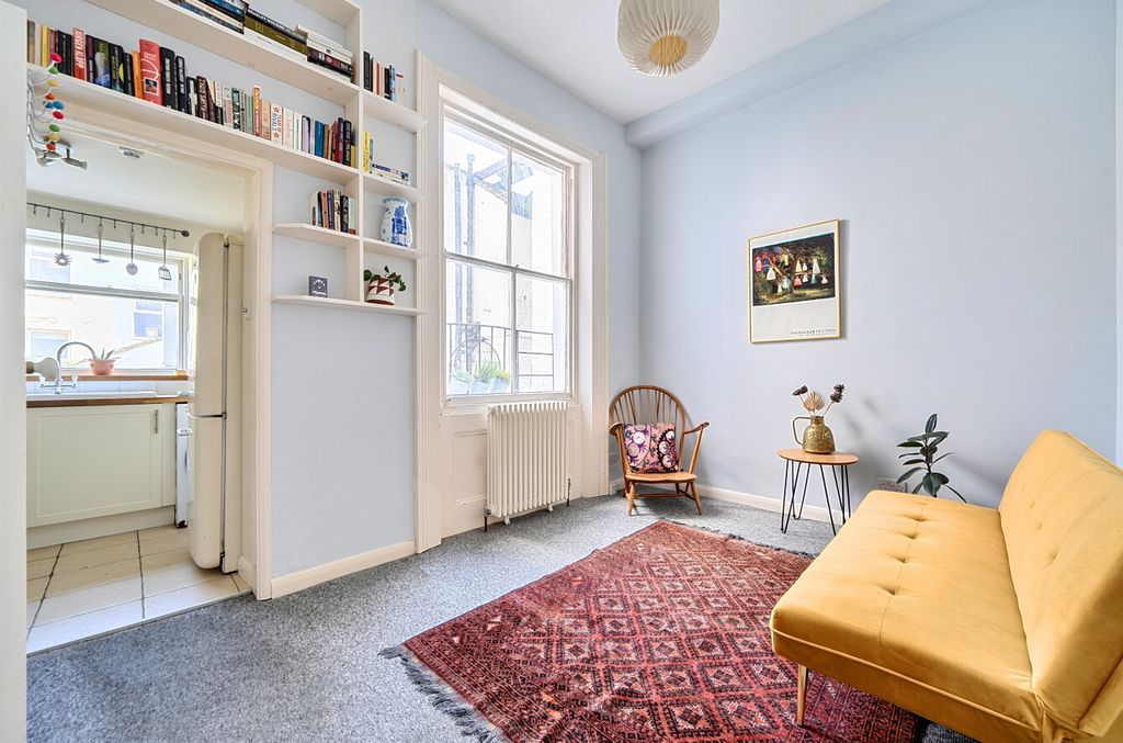 Property photo 2 of 13 1429937-12-69Bbfd...