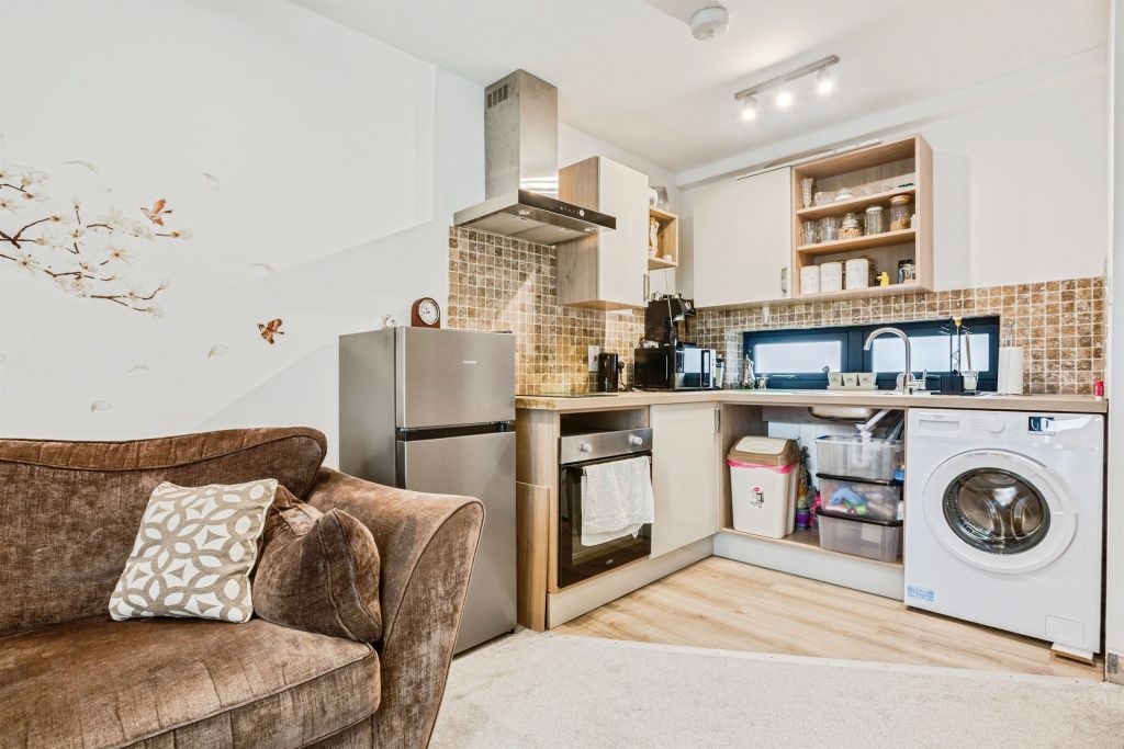 Property photo 3 of 12