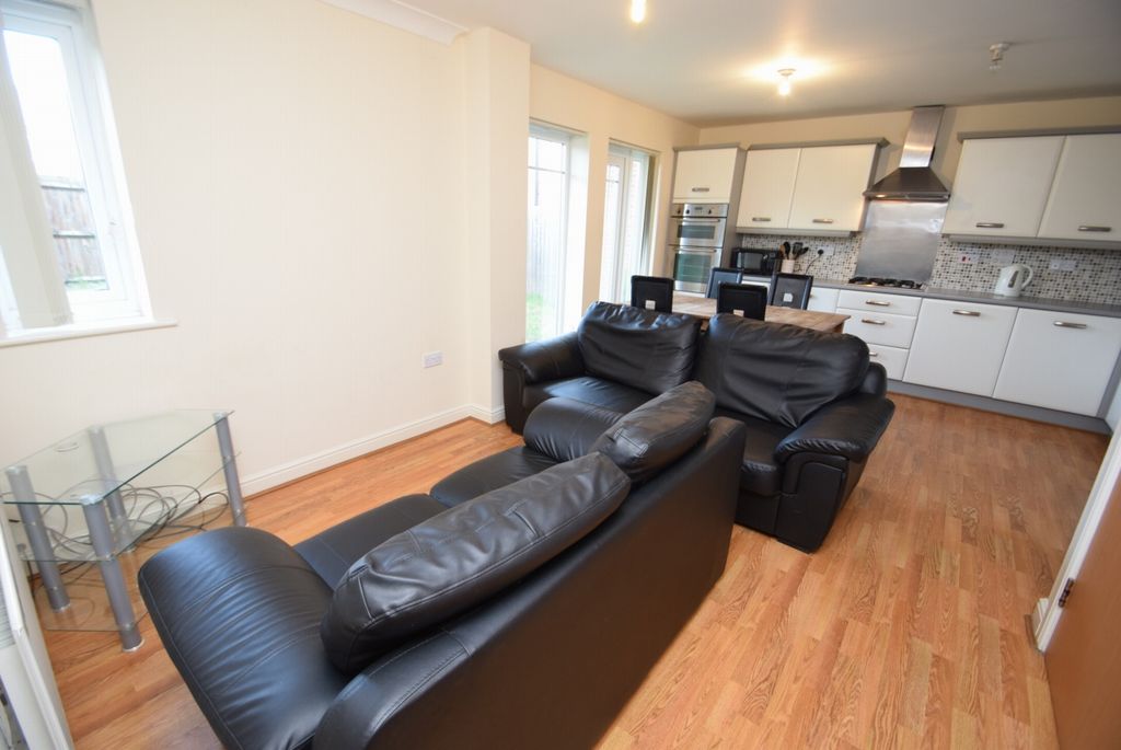 Property photo 3 of 14 Photograph 2