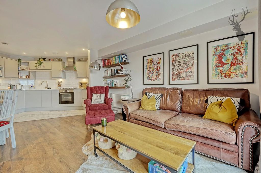 Property photo 3 of 18