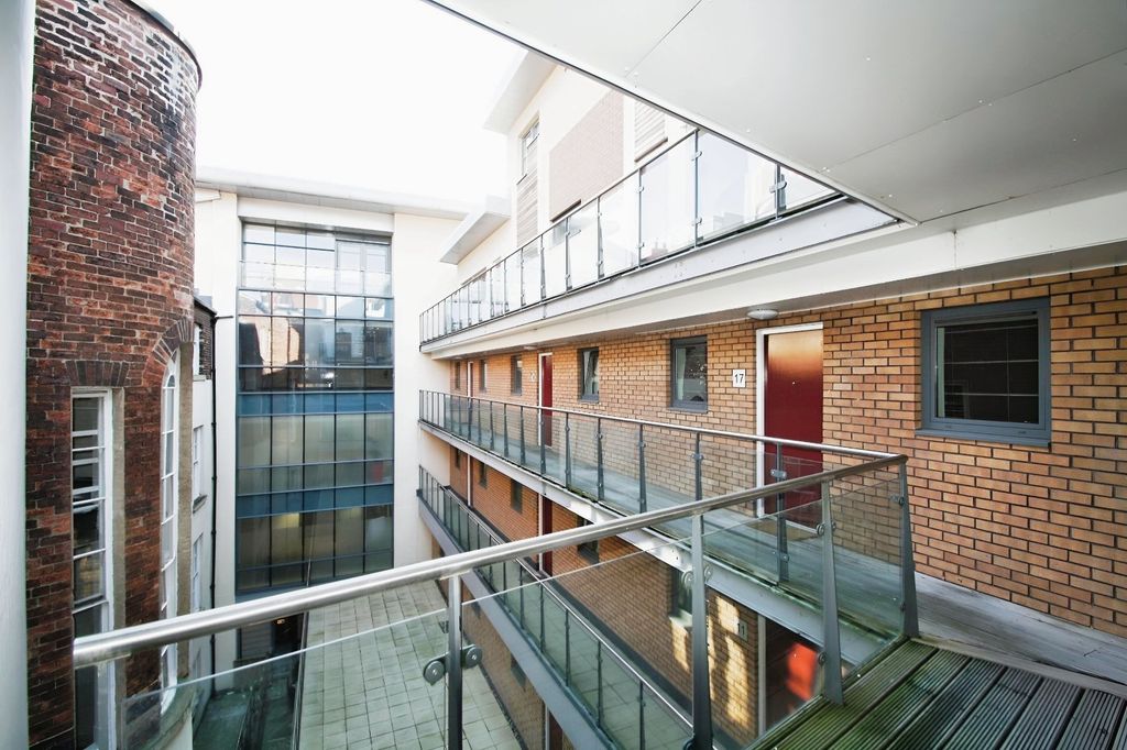 Property photo 3 of 9 Picture No. 21