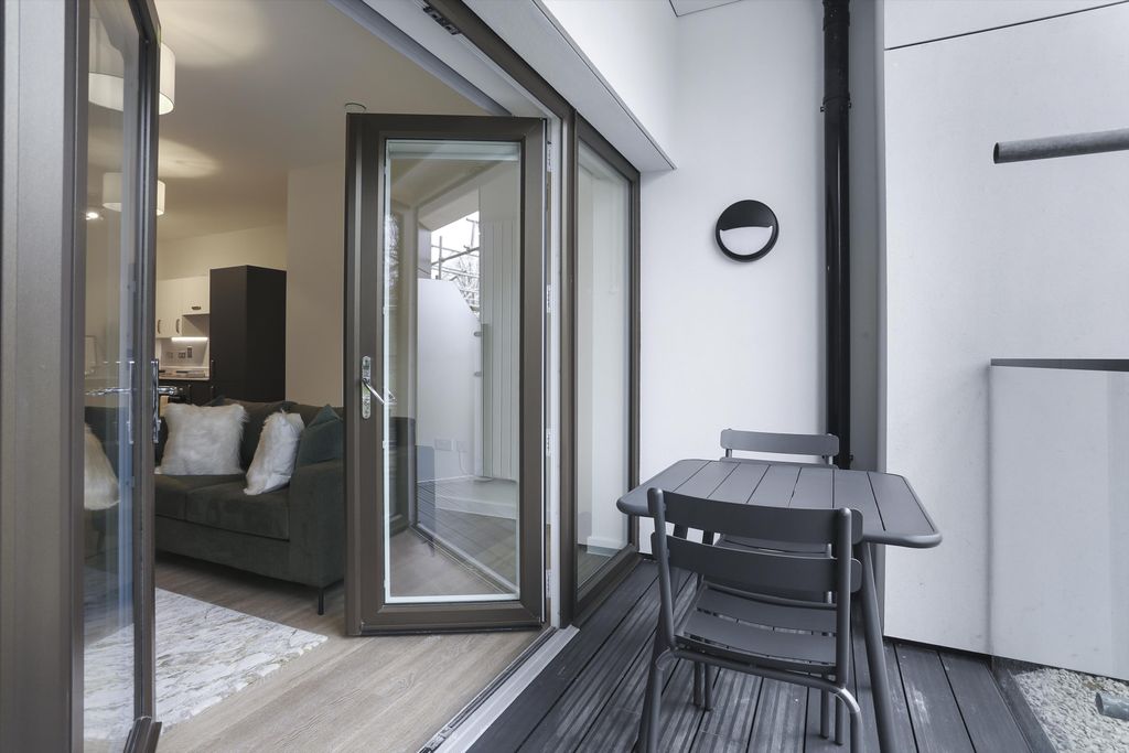 Property photo 3 of 22 Image