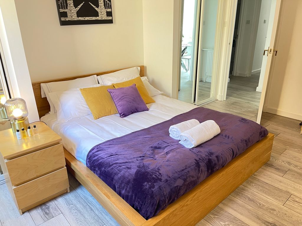 Property photo 2 of 7 A Beautifully Decorated Double Bedroom Featuring A...